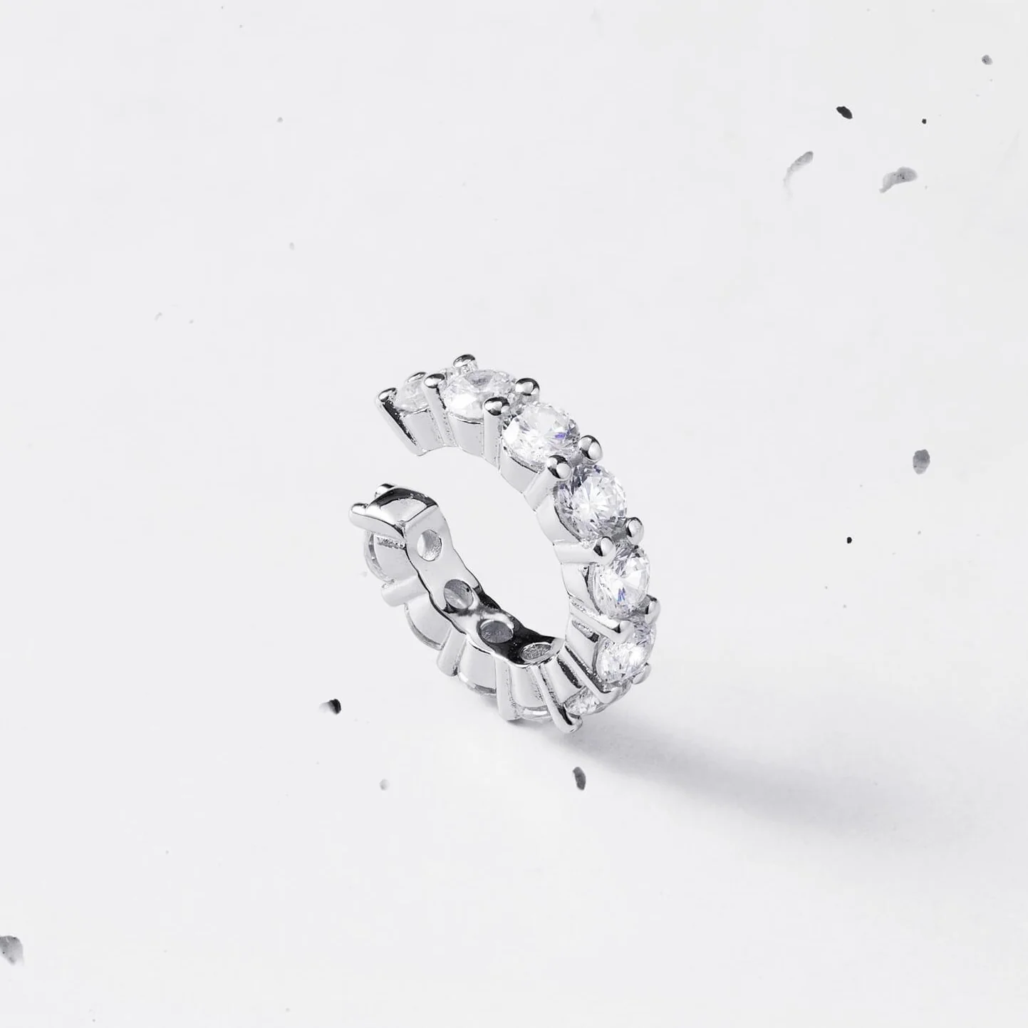 Brilliant Round Ear Cuff - Image 3