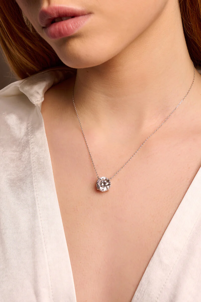 Brilliant Round Pendant Necklace - Image 3