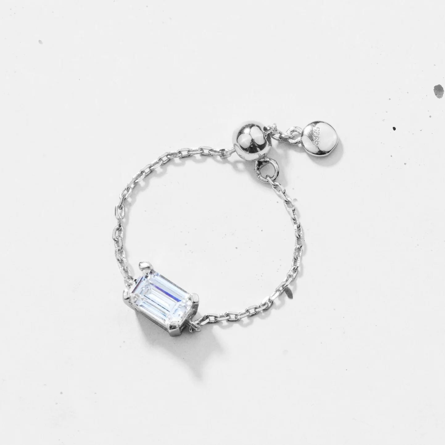 Dainty Emerald Chain Ring - Image 3
