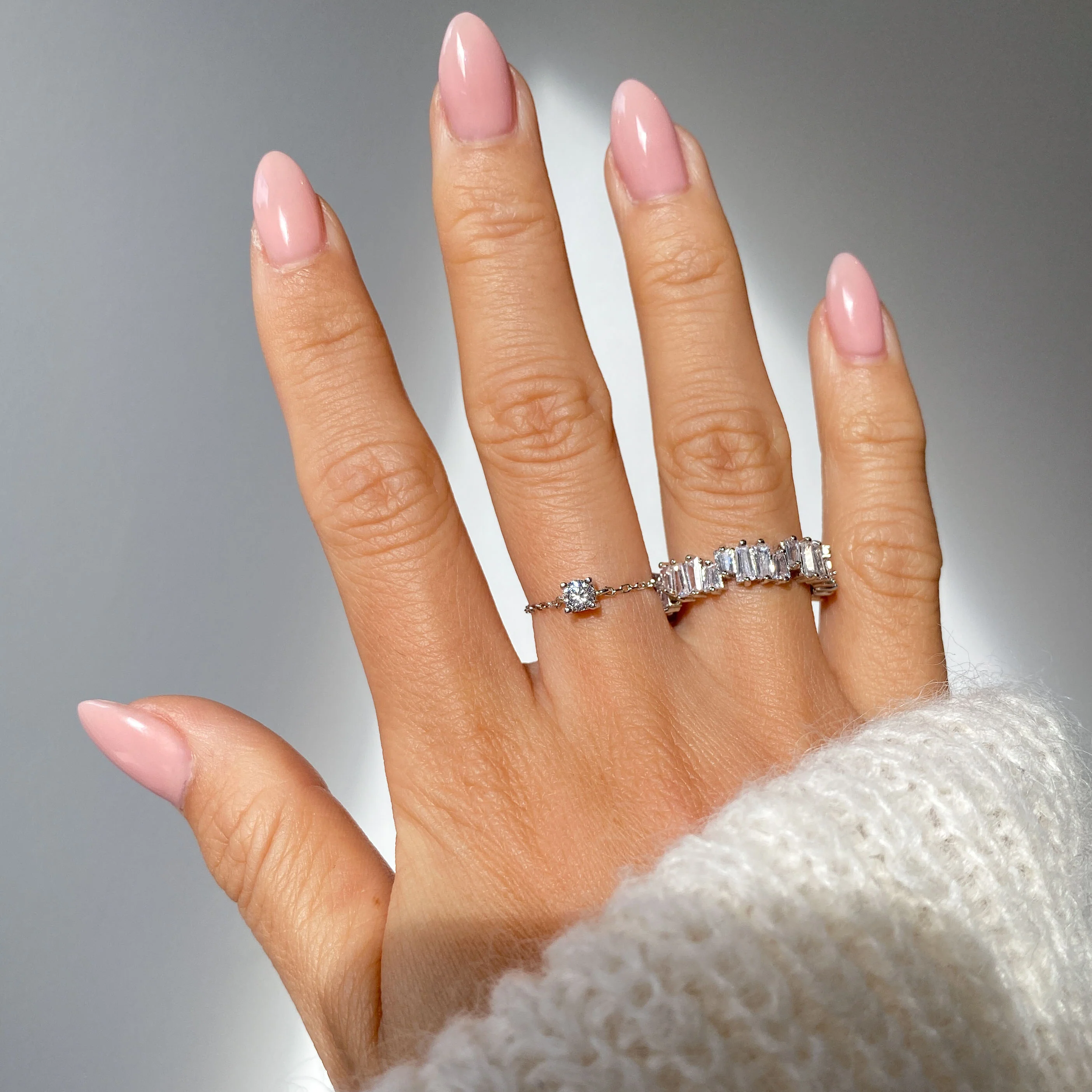 Dainty Round Chain Ring - Image 3