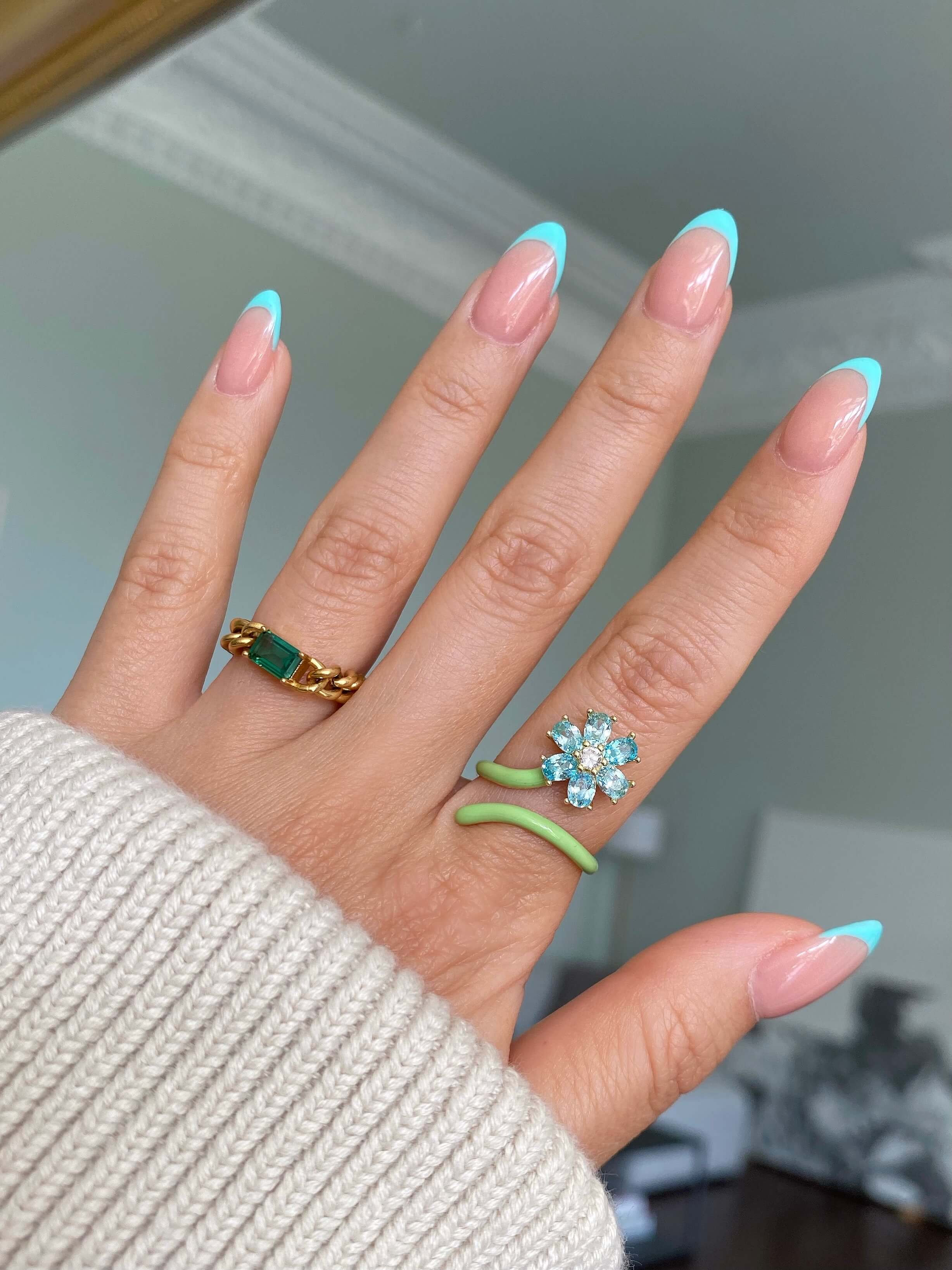 Emerald-cut Chain Ring | Emerald Green - Image 2