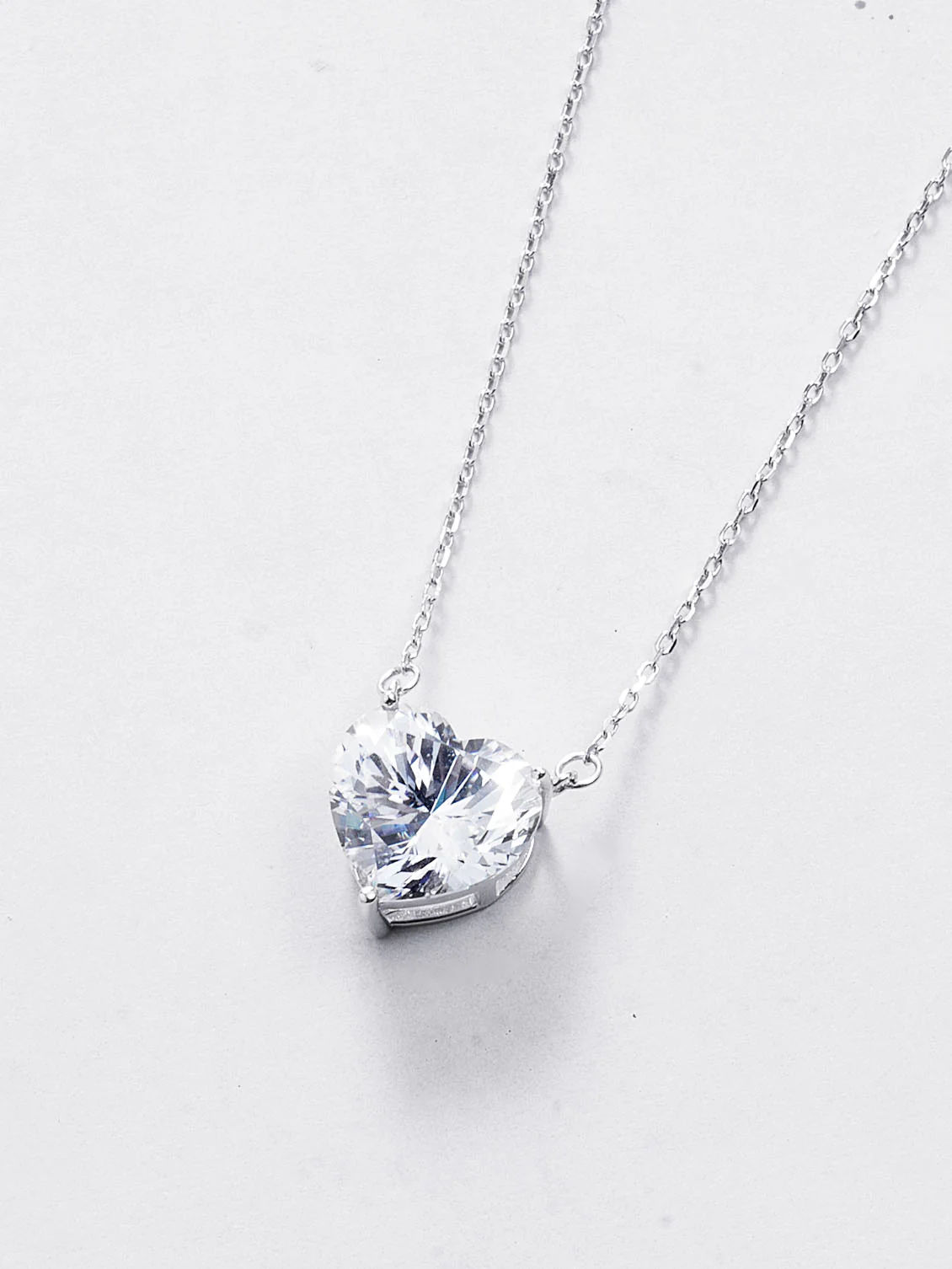 Heart-cut Pendant Necklace - Image 3