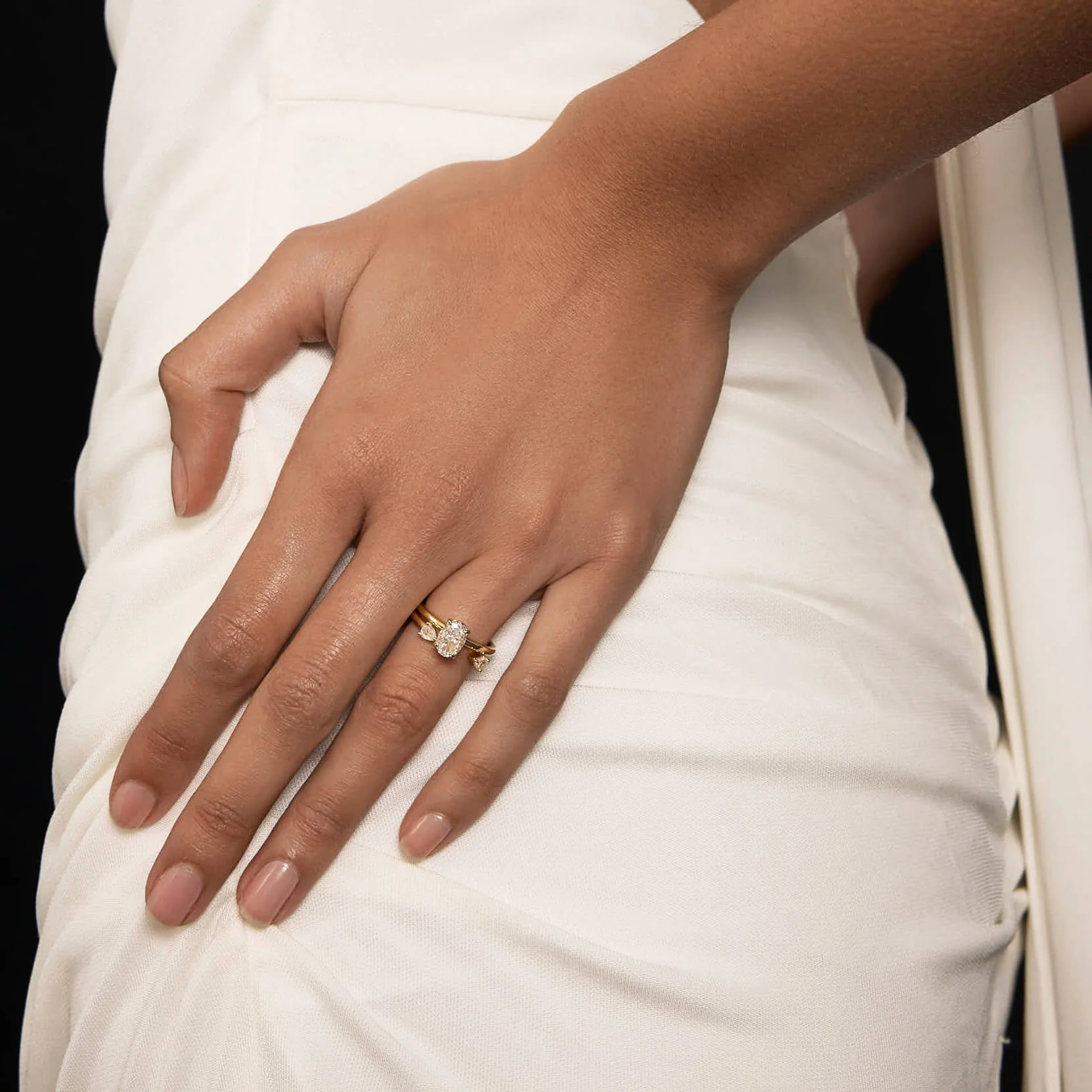 Oval Solitaire Ring - Image 5