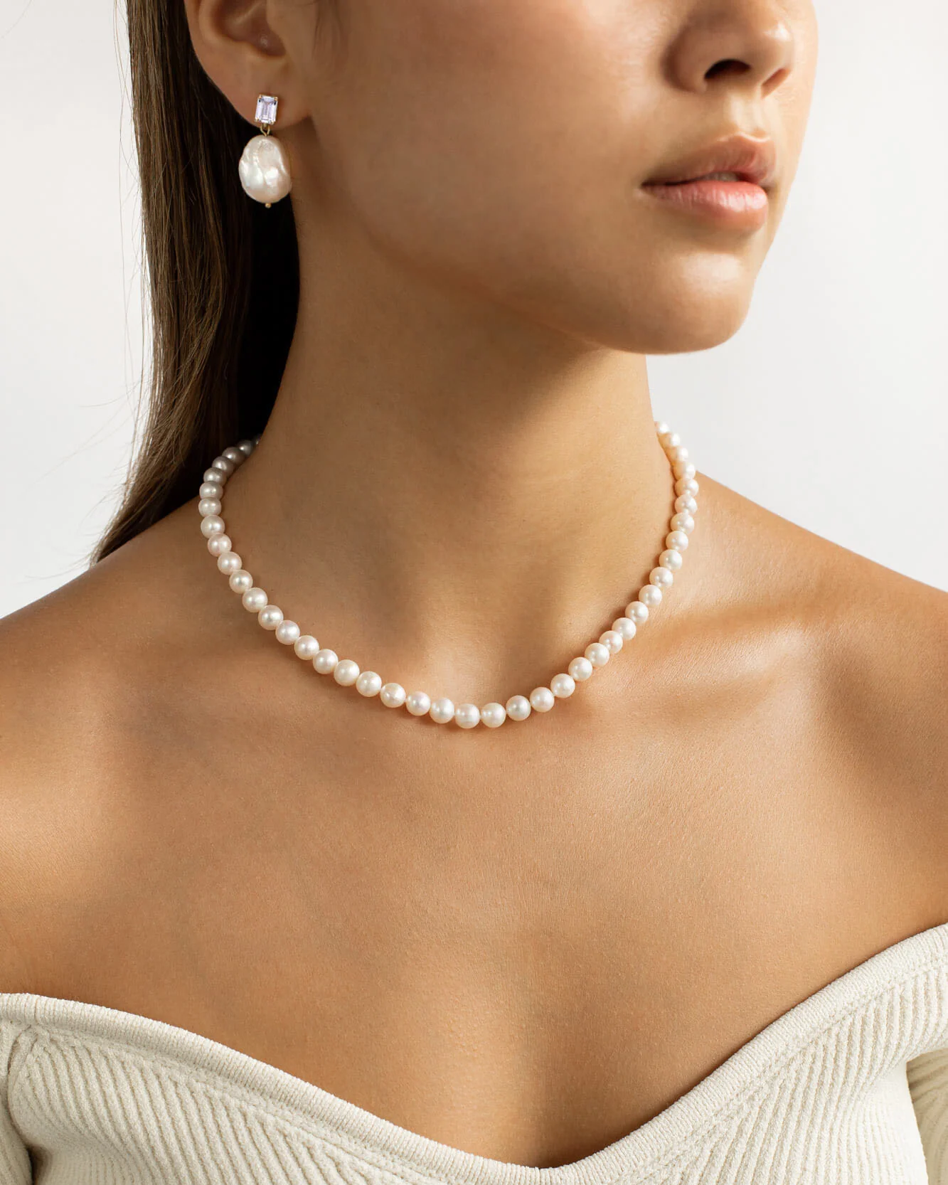Round Pearl Necklace - Image 4